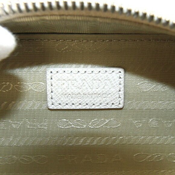 PRADA White Leather Saffiano Shoulder Bag - Picture 4 of 8